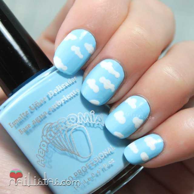 Decoración de uñas fácil: nubes