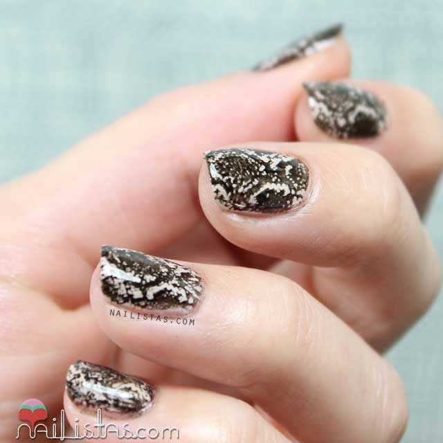 Uñas decoradas de serpiente