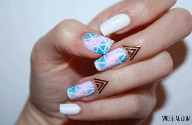 Uñas paso a paso degradadas con nail tape