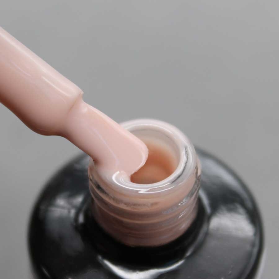 frasco de esmalte semipermanente manicura francesa color nude porcelana